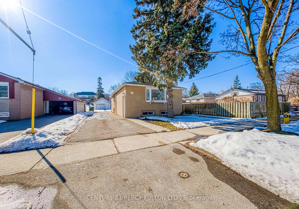 23-wellesworth-drive-etobicoke-ontario-w12852186