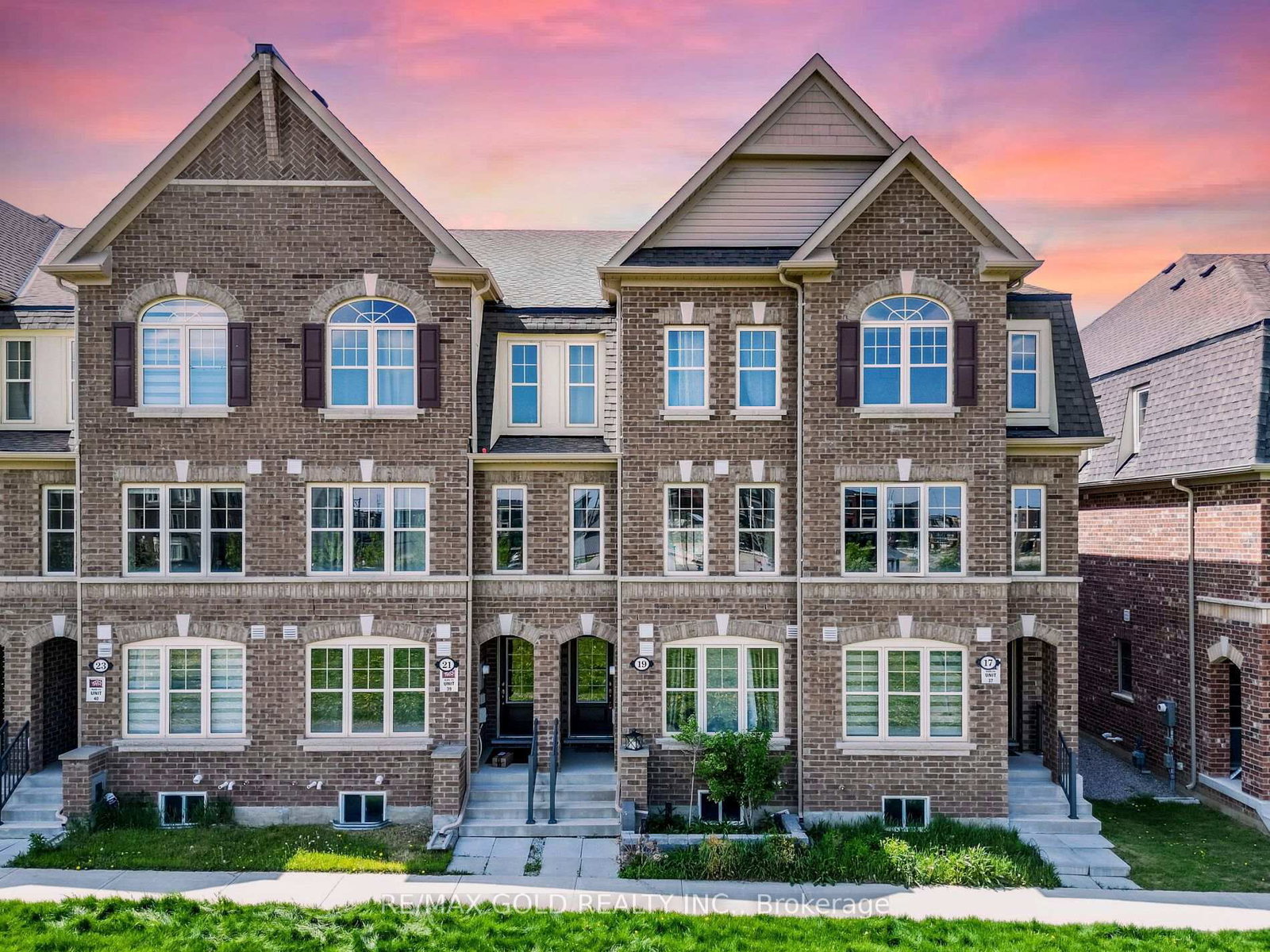 19-sudeley-lane-brampton-ontario-w12852232