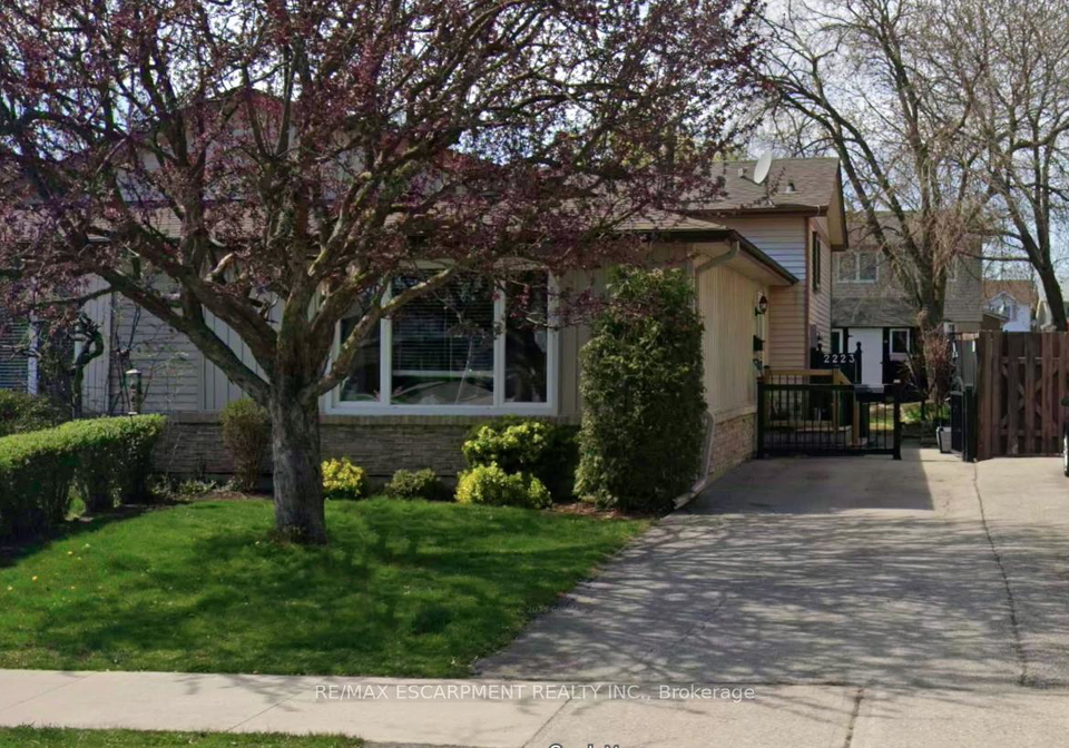 2223-manchester-drive-burlington-ontario-w12852236