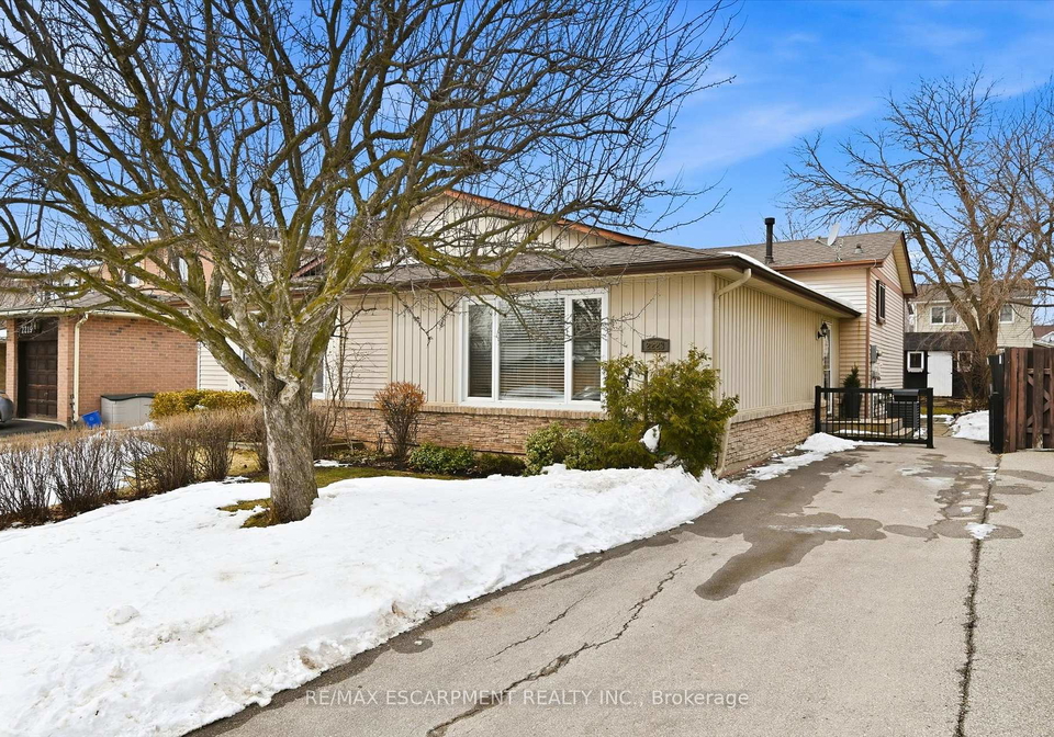 2223-manchester-drive-burlington-ontario-w12852236