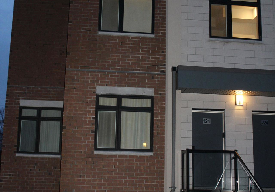 1070-douglas-mccurdy-common-mississauga-ontario-w12852692