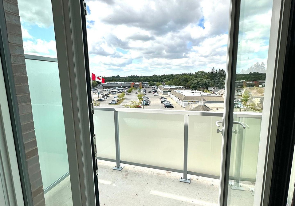 215-lakeshore-road-w-mississauga-ontario-w12853352