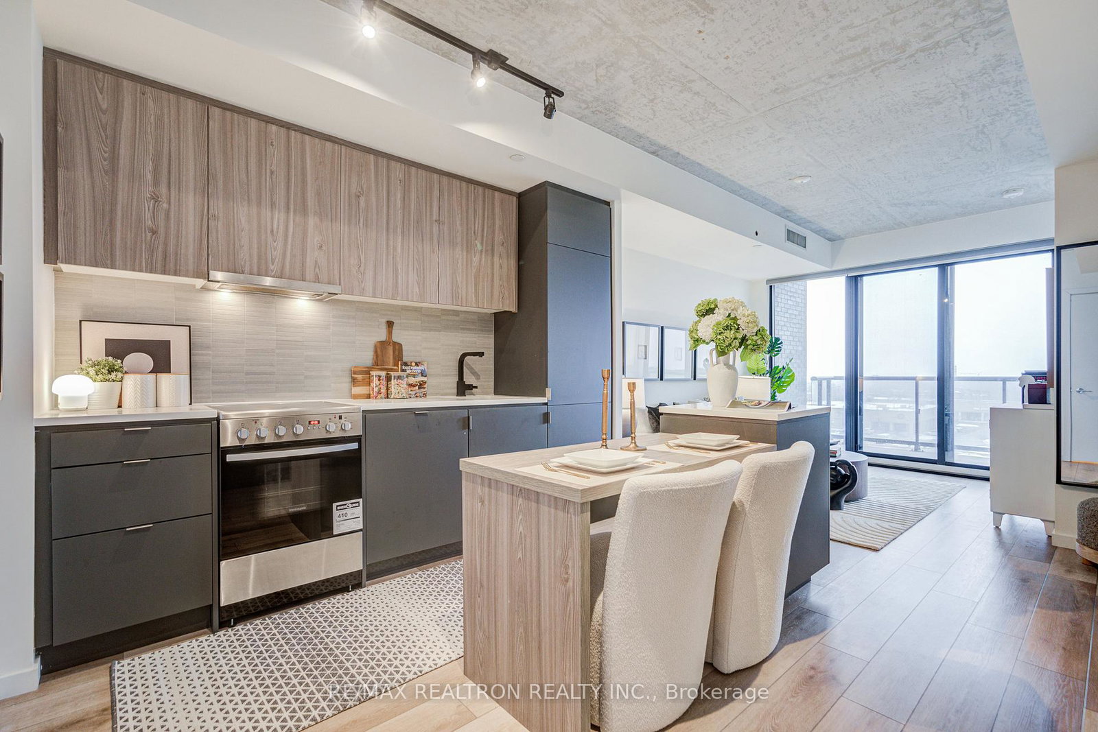 7-smith-crescent-etobicoke-ontario-w12853894