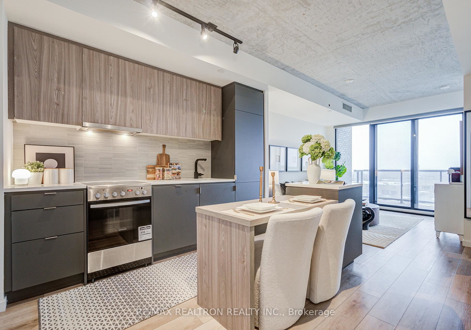 7-smith-crescent-etobicoke-ontario-w12853894