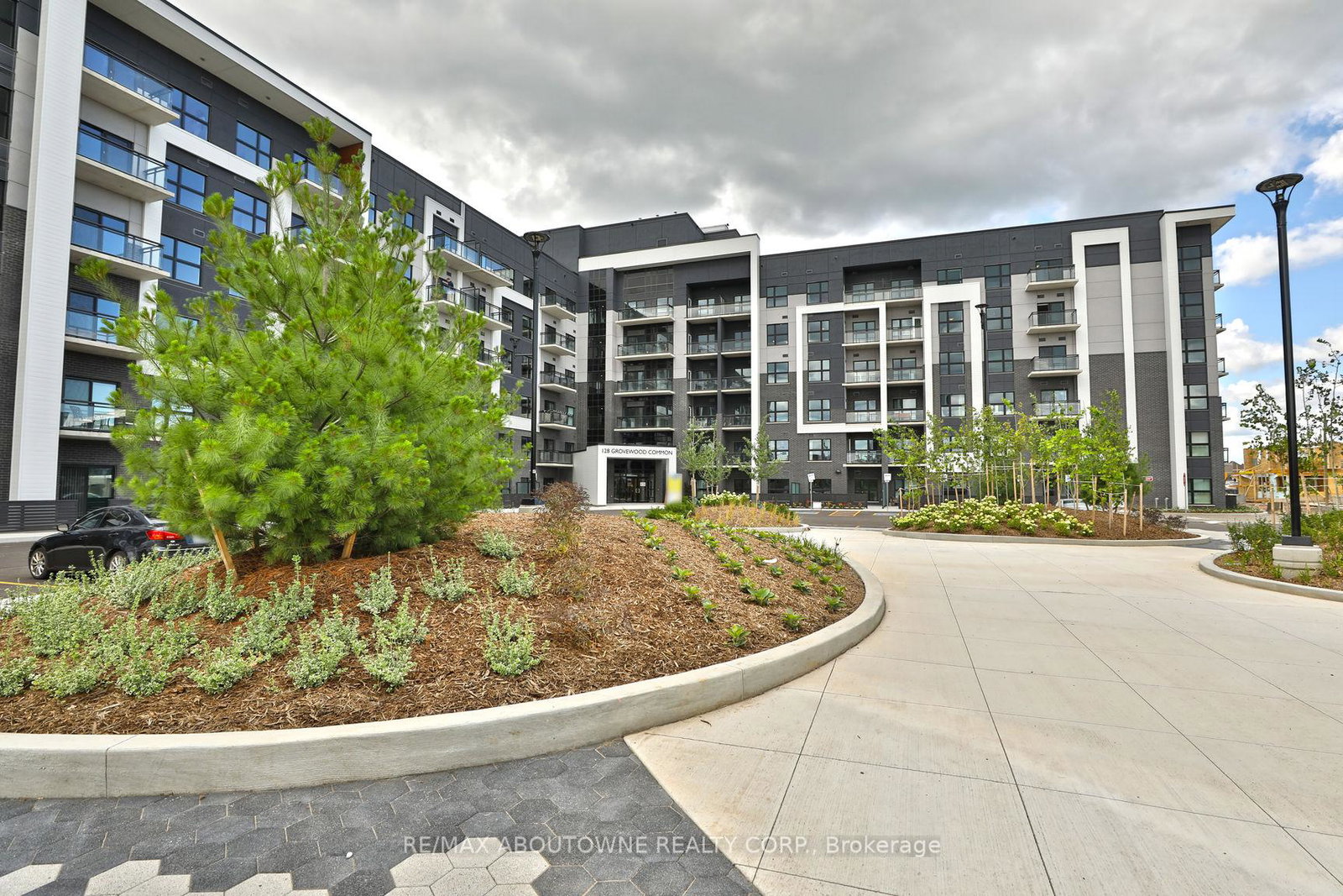 128-grovewood-common-oakville-ontario-w12853930
