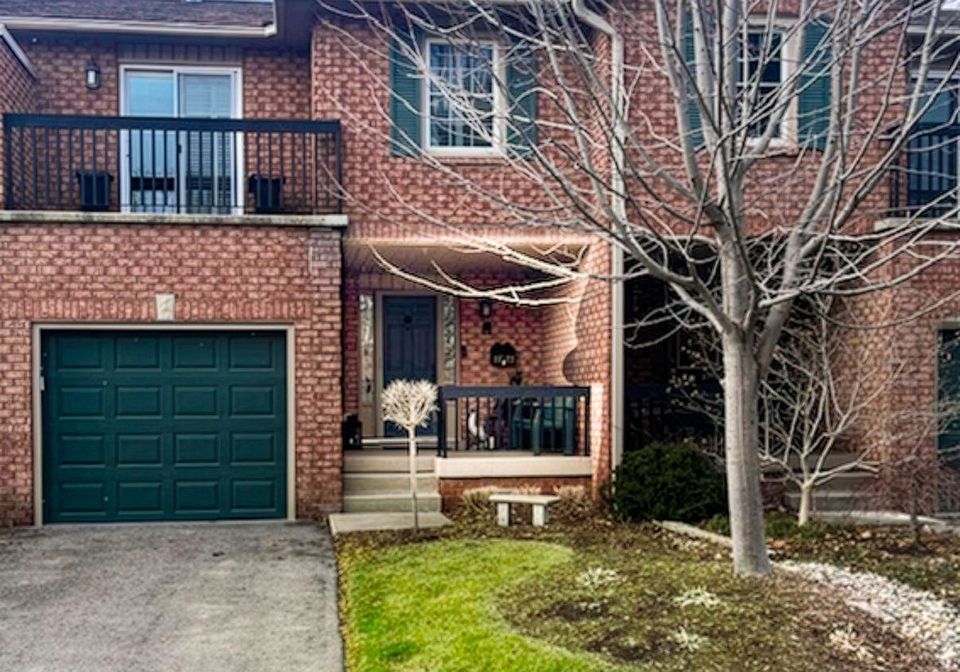 1205-lambs-court-burlington-ontario-w12855764