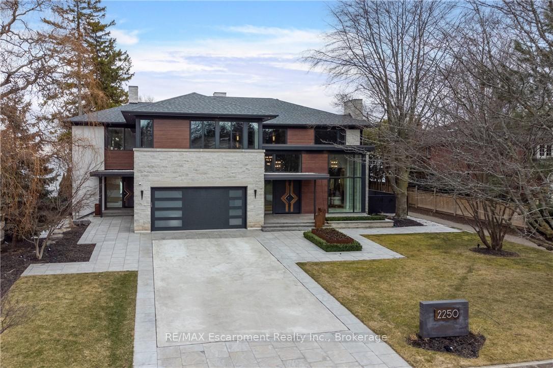 2250-chancery-lane-w-oakville-ontario-w12856044