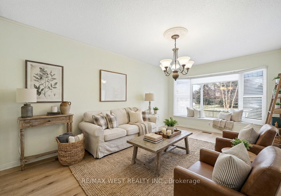 690-robertson-crescent-milton-ontario-w12856378