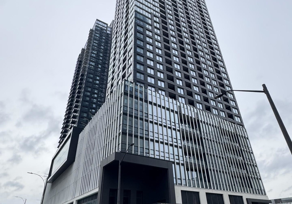 395-square-one-drive-mississauga-ontario-w12856984