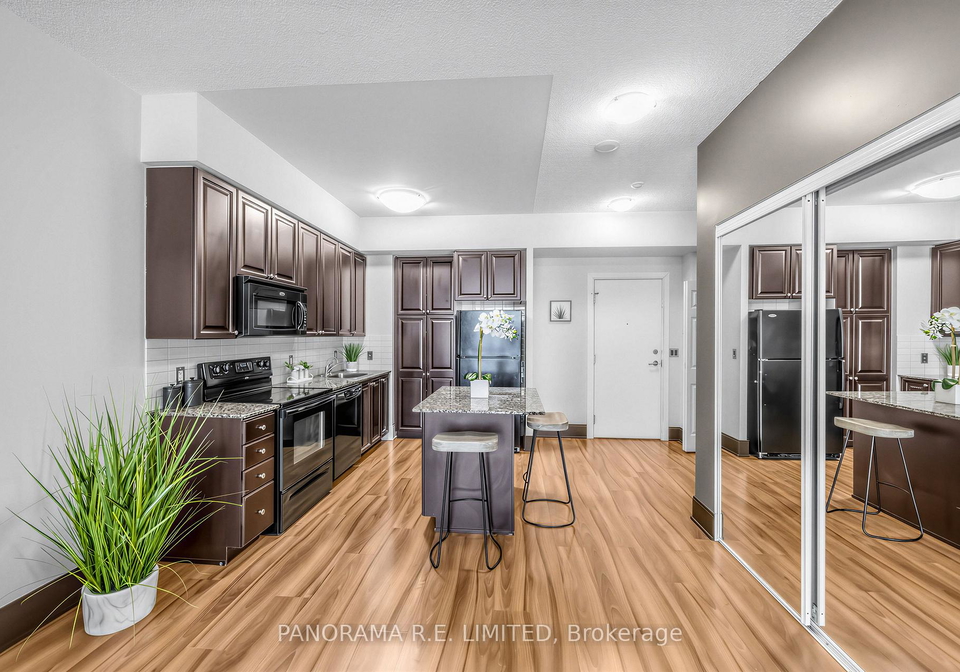 330-burnhamthorpe-road-w-mississauga-ontario-w12857794