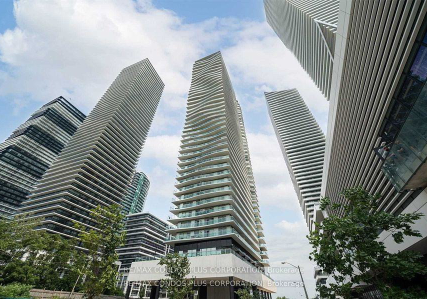 33-shore-breeze-drive-etobicoke-ontario-w12857824