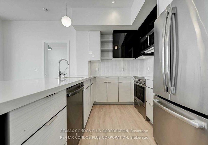 33-shore-breeze-drive-etobicoke-ontario-w12857824