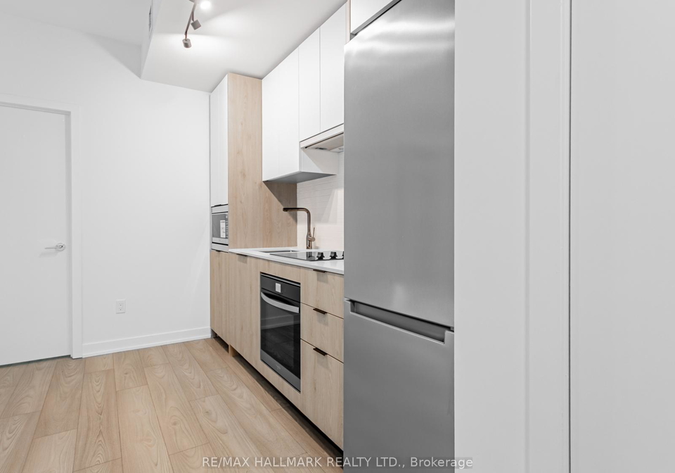 1007-the-queensway-etobicoke-ontario-w12857894
