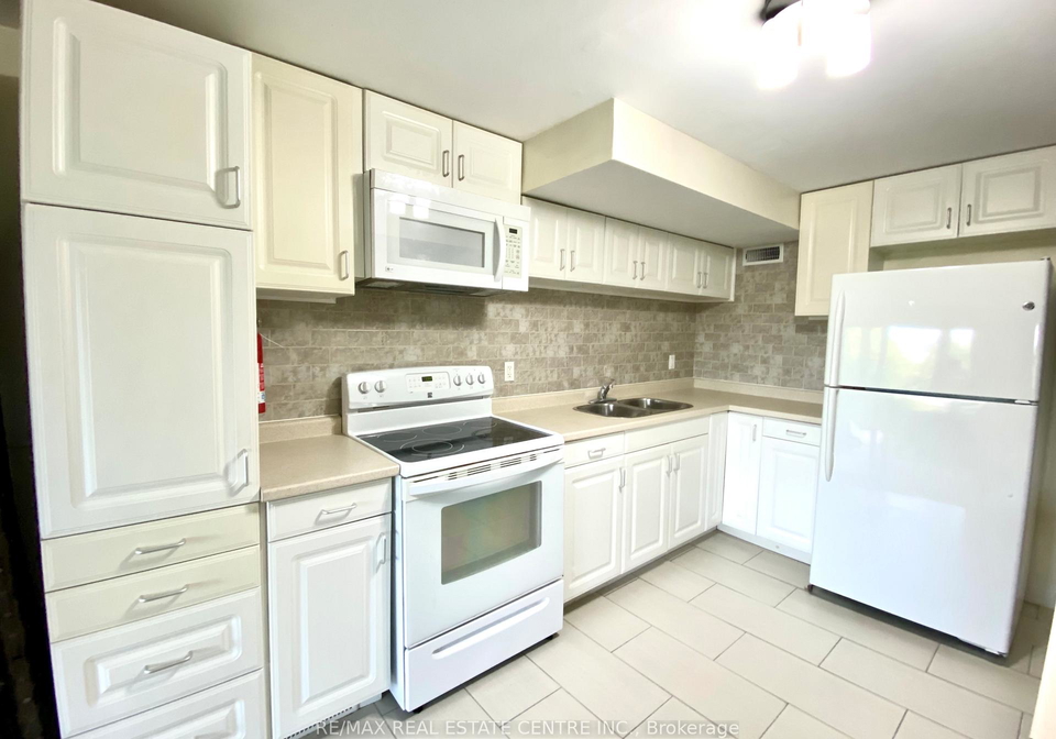 65-stoneylake-avenue-brampton-ontario-w12859006