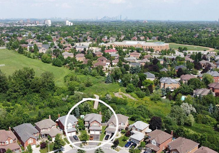 6807-gracefield-drive-w-mississauga-ontario-w12859616