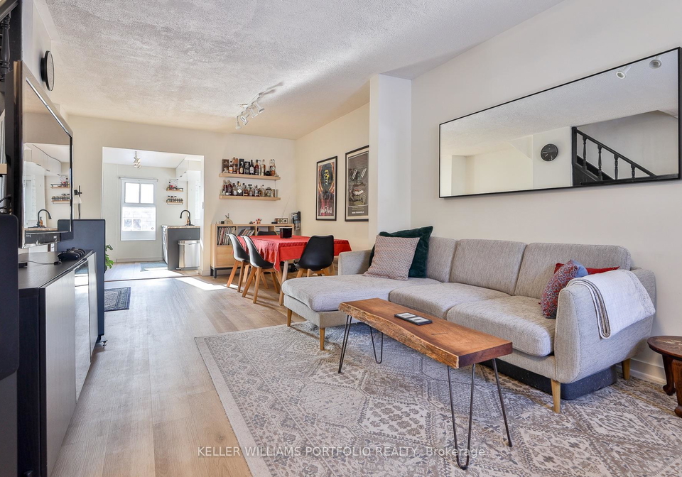 20-uxbridge-avenue-toronto-ontario-w12859748