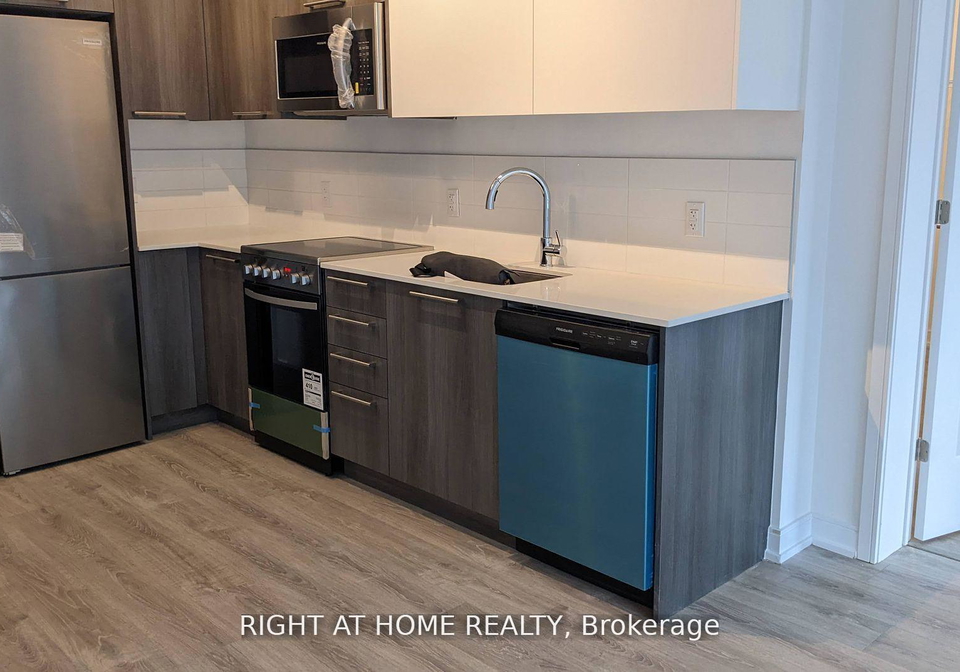 25-neighbourhood-lane-etobicoke-ontario-w12859814