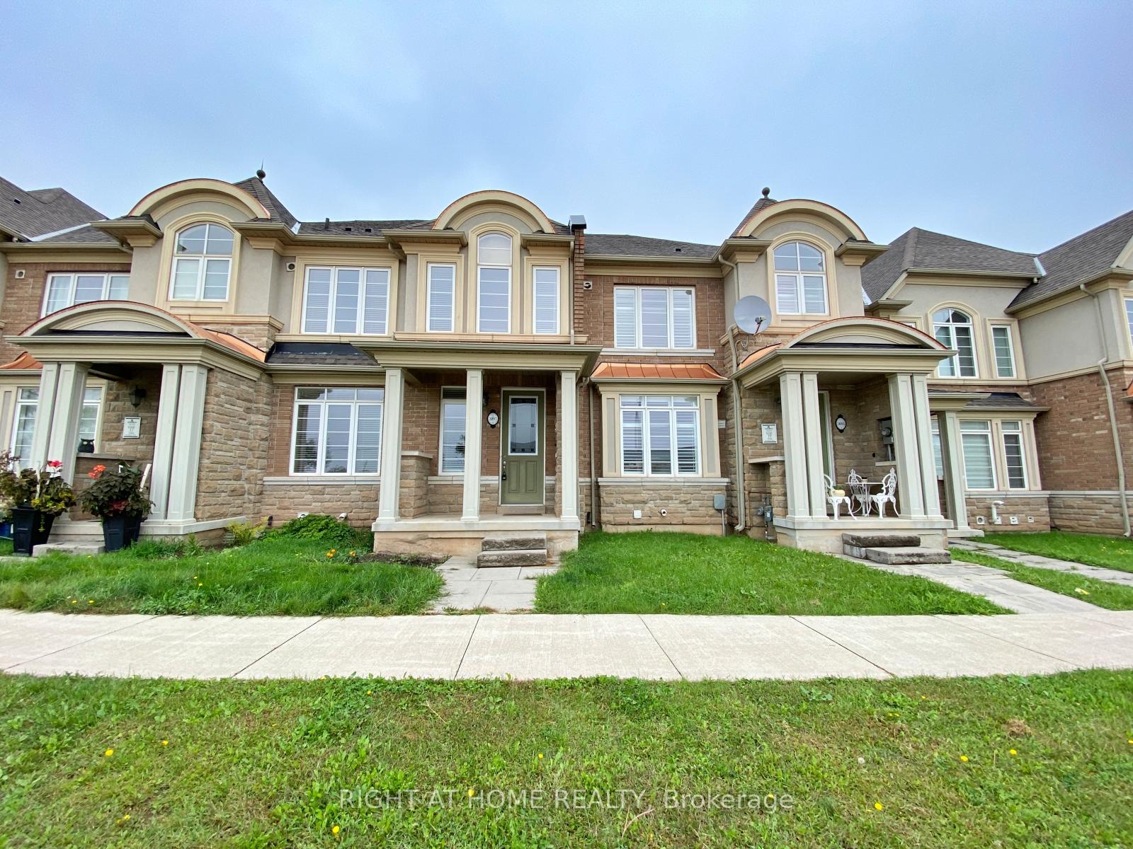 3097-neyagawa-boulevard-oakville-ontario-w12859850