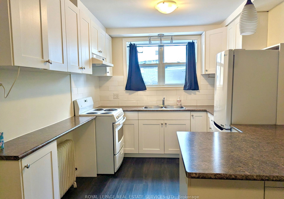 6third-street-etobicoke-ontario-w12860492