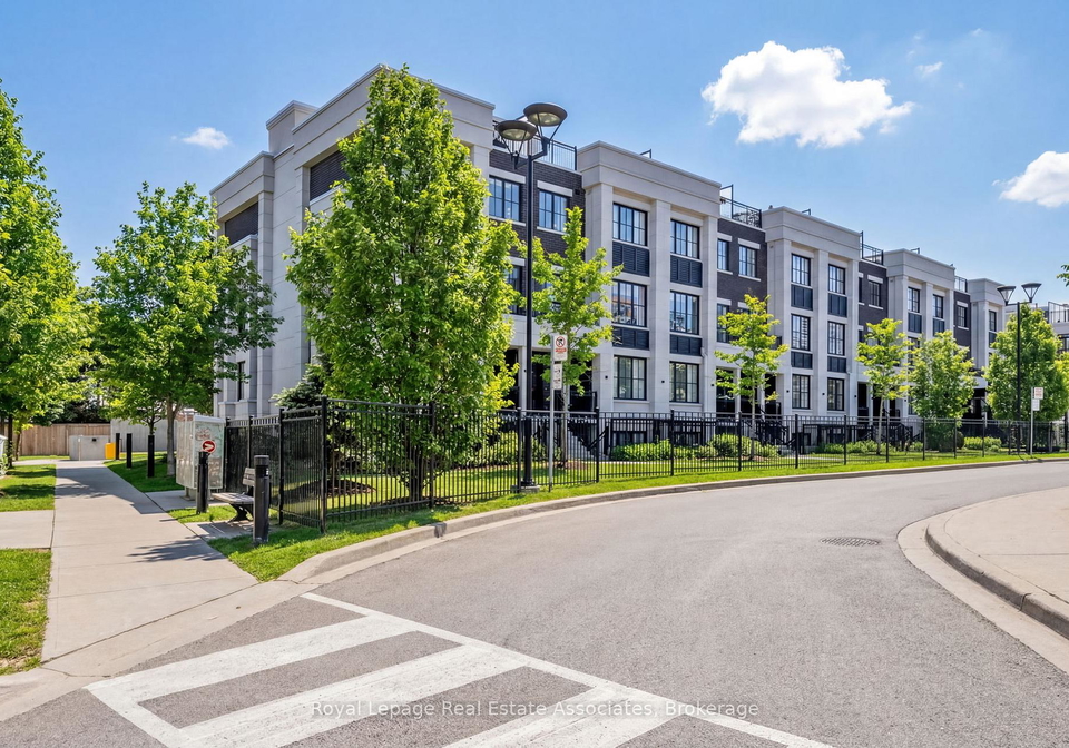652-cricklewood-drive-mississauga-ontario-w12861068