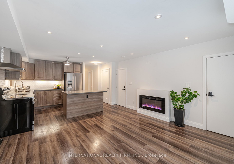 37lakeshore-road-w-mississauga-ontario-w12862394