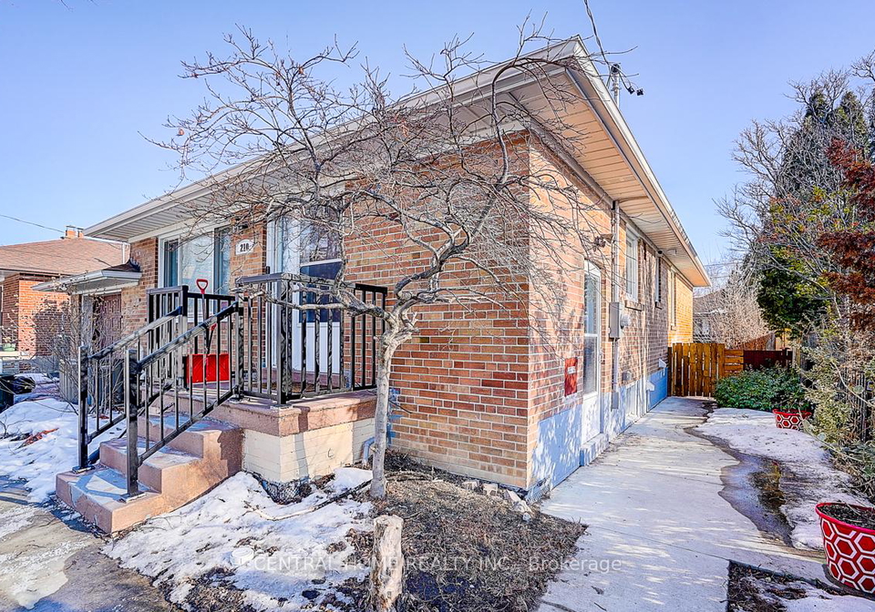 210-renforth-main-bsmt-only-drive-etobicoke-ontario-w12862896
