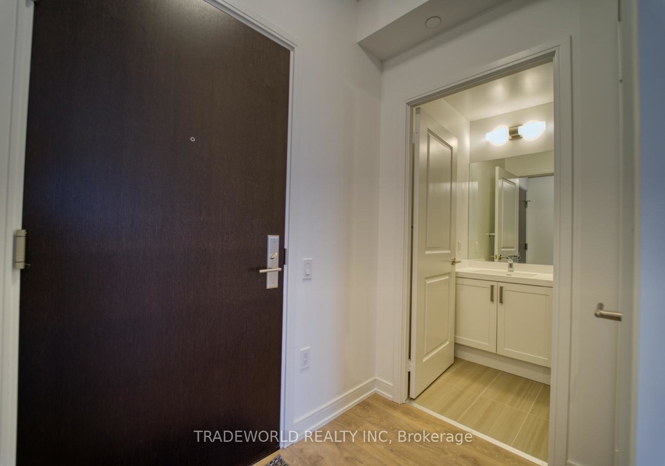 8-nahani-way-mississauga-ontario-w12862934