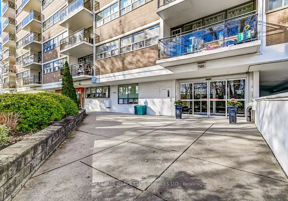 212-kerr-street-oakville-ontario-w12862976