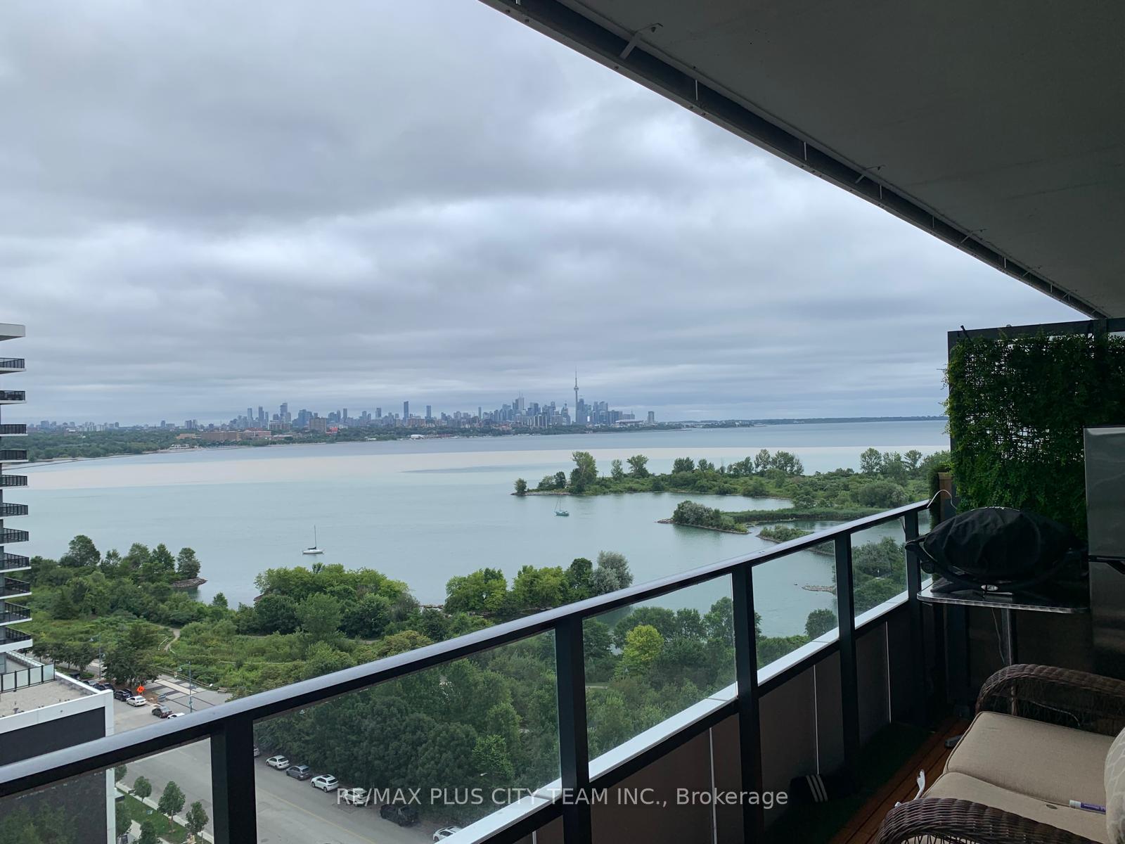 20-shore-breeze-drive-etobicoke-ontario-w12863184