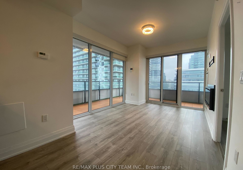 20-shore-breeze-drive-etobicoke-ontario-w12863184