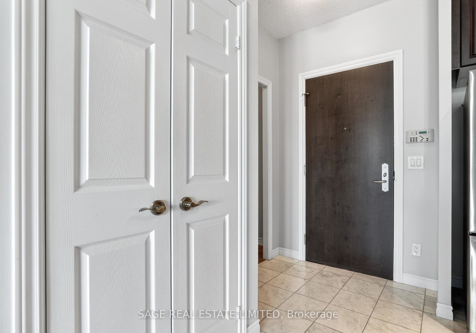 1135-royal-york-road-etobicoke-ontario-w12863358