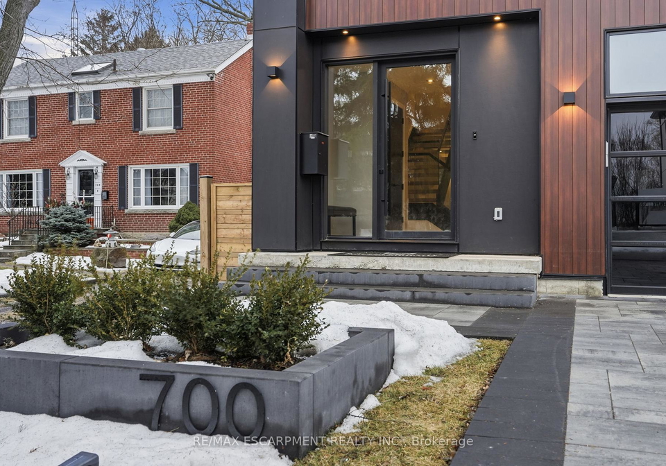 700-montbeck-crescent-mississauga-ontario-w12863700
