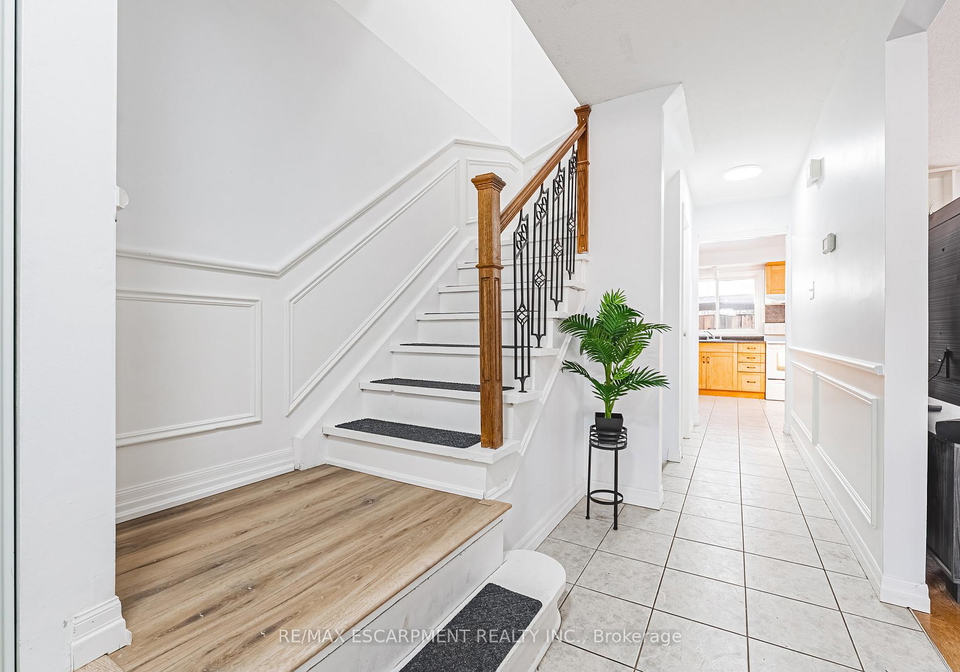 2220-upper-middle-road-burlington-ontario-w12863976