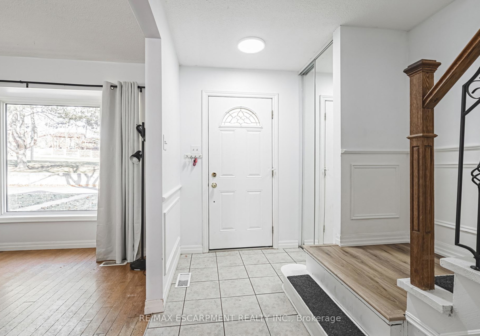 2220-upper-middle-road-burlington-ontario-w12863976