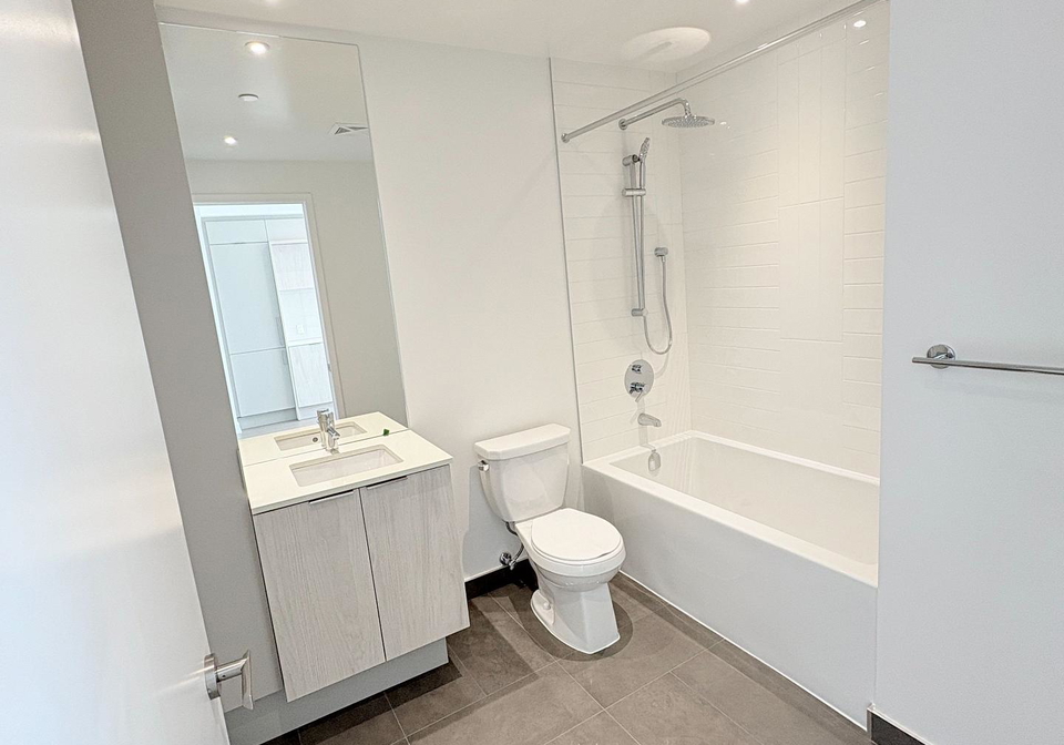 448-burnhamthorpe-road-w-mississauga-ontario-w12864212