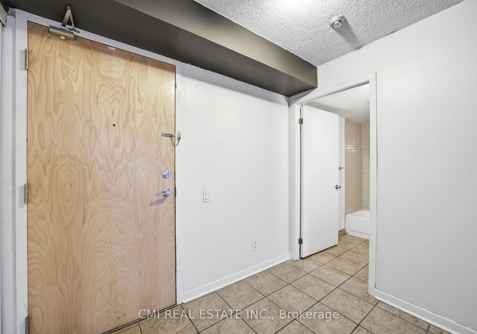 1050-the-queens-way-etobicoke-ontario-w12865372