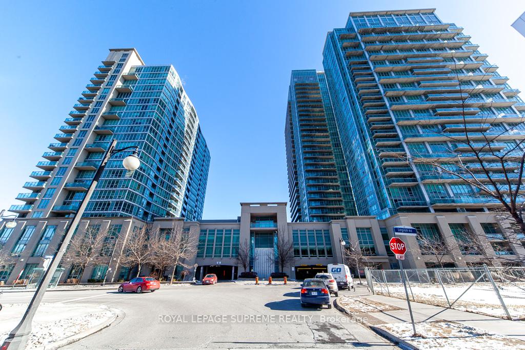 185-legion-road-n-etobicoke-ontario-w12865672