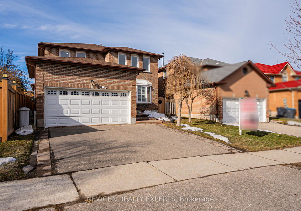 609-yorkminster-crescent-mississauga-ontario-w12866374