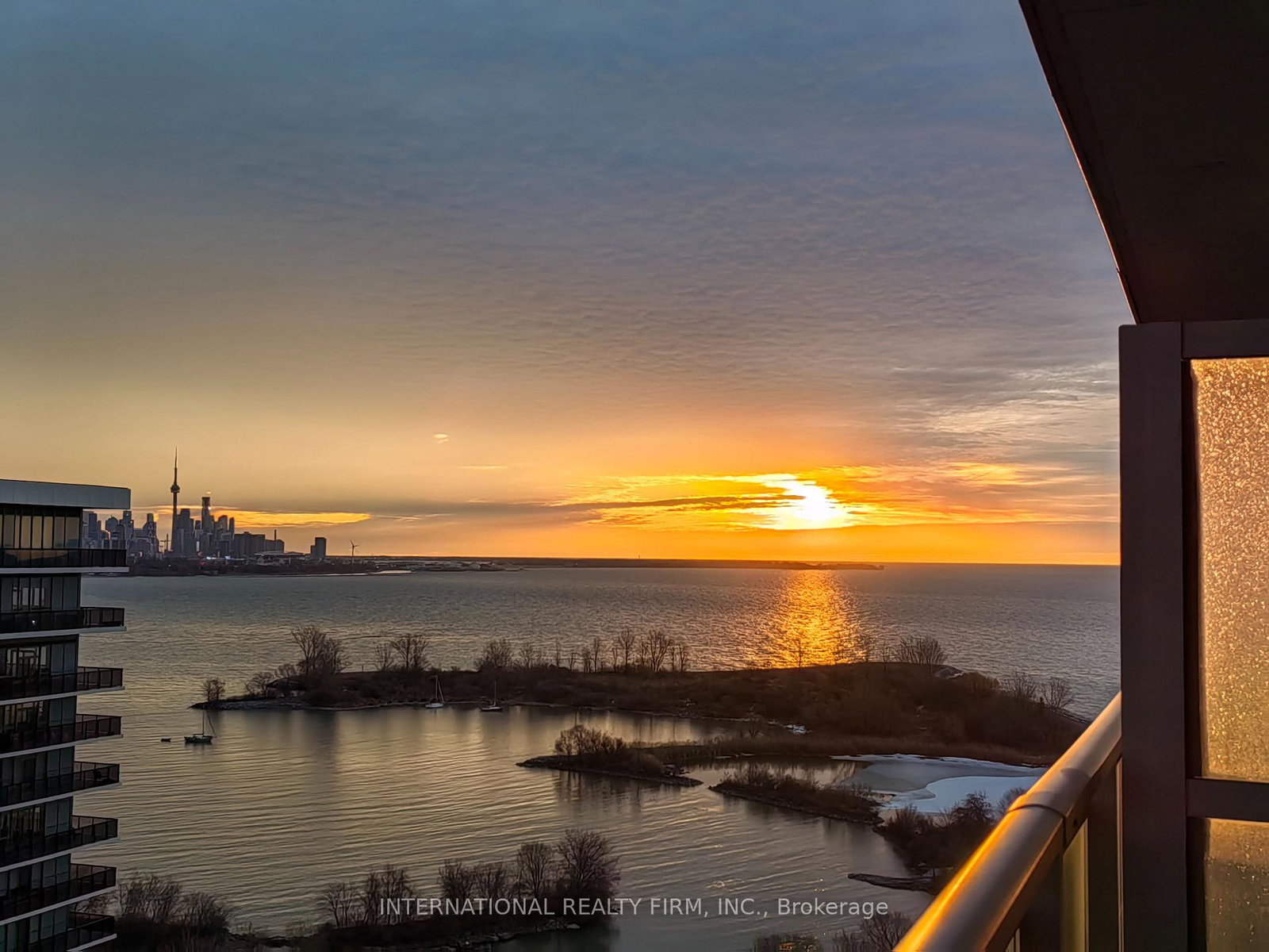 33-shore-breeze-drive-etobicoke-ontario-w12866486