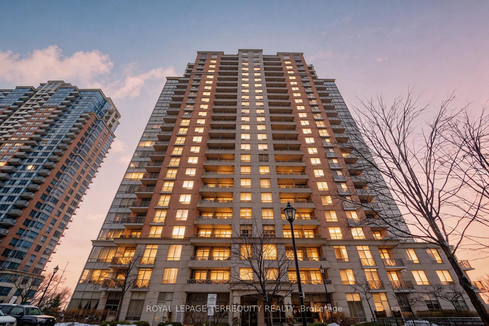 5233-dundas-street-w-etobicoke-ontario-w12866656