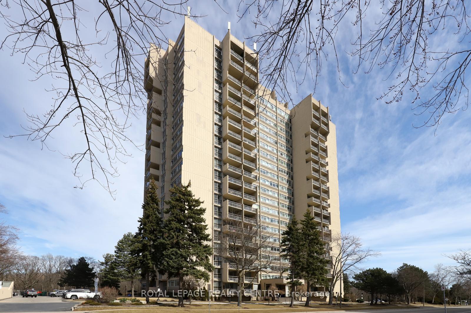 1359-white-oaks-boulevard-oakville-ontario-w12866998