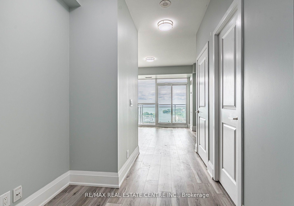 33-shore-breeze-drive-etobicoke-ontario-w12868320