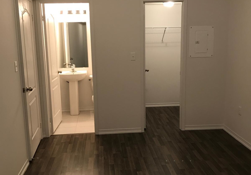 2500-post-road-oakville-ontario-w12869090