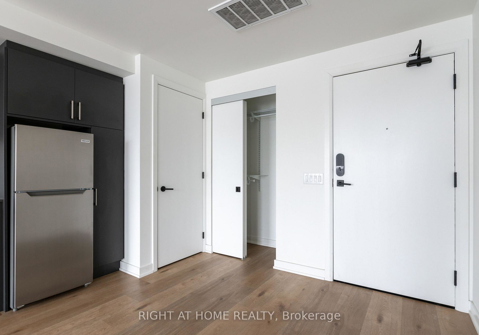 7-fairbank-avenue-w-north-york-ontario-w12869152