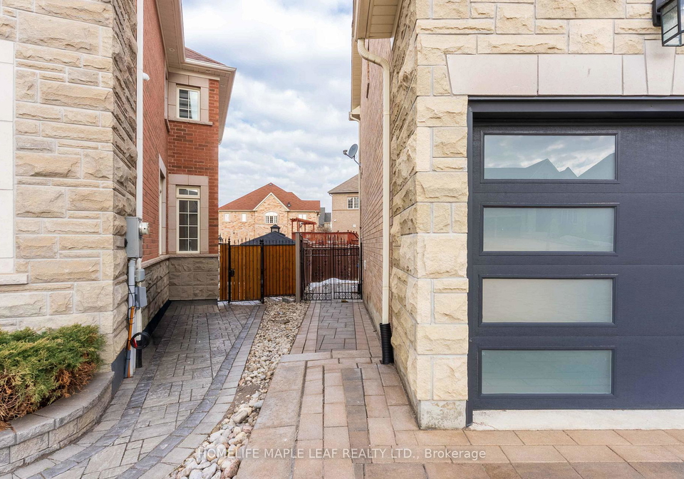 144-bloomsbury-avenue-brampton-ontario-w12870112