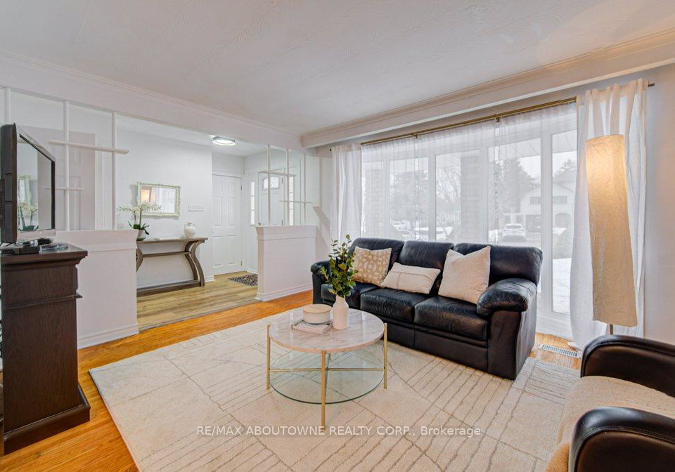 1239-montclair-drive-oakville-ontario-w12870434