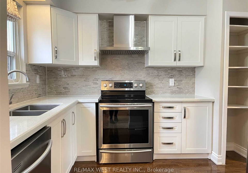 437-silverstone-drive-etobicoke-ontario-w12870628