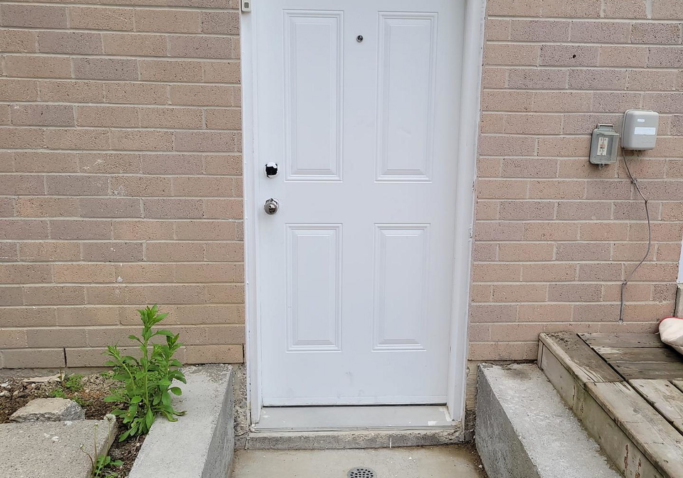 23-habitat-square-brampton-ontario-w12871260
