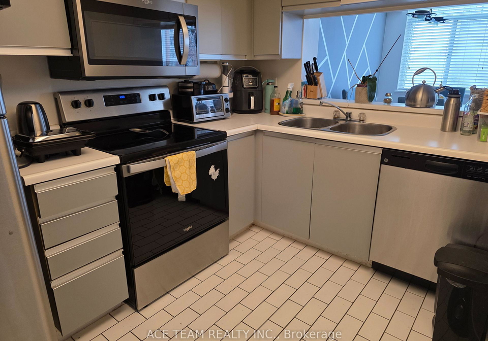 300-webb-drive-mississauga-ontario-w12872166
