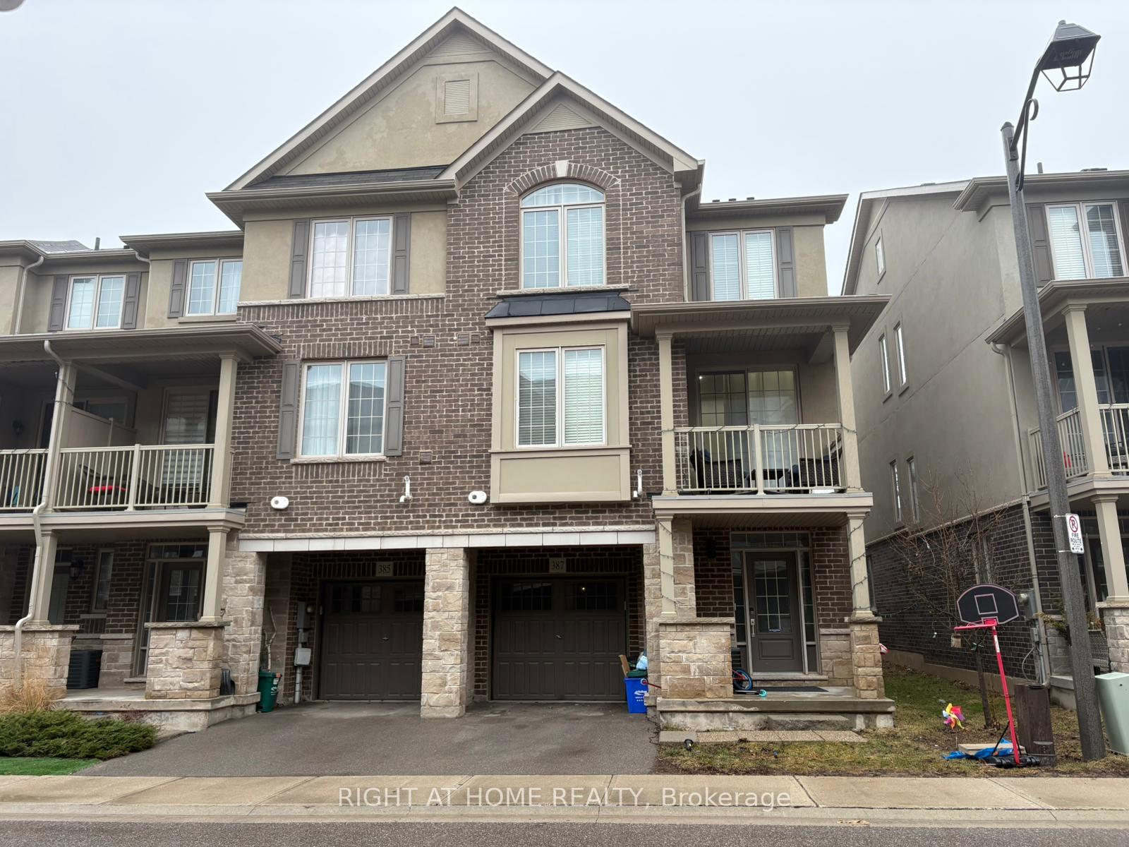 387-cranbrook-common-oakville-ontario-w12872334